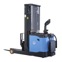 HanseLifter Schubmaststapler 1500 kg, bis 4500 mm...