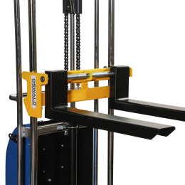 Mini-Stapler semi-elektrisch 400 kg, 1,5 m Hubhöhe, 650 mm Gabellänge