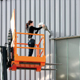 Arbeitsbühne für Stapler platzsparend zerlegbar - für 2 Personen - Traglast 375 kg - Orange